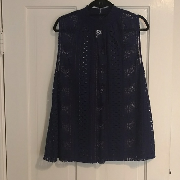 LOFT Tops - Loft Navy  Sleeveless Lacy Top XL NWT